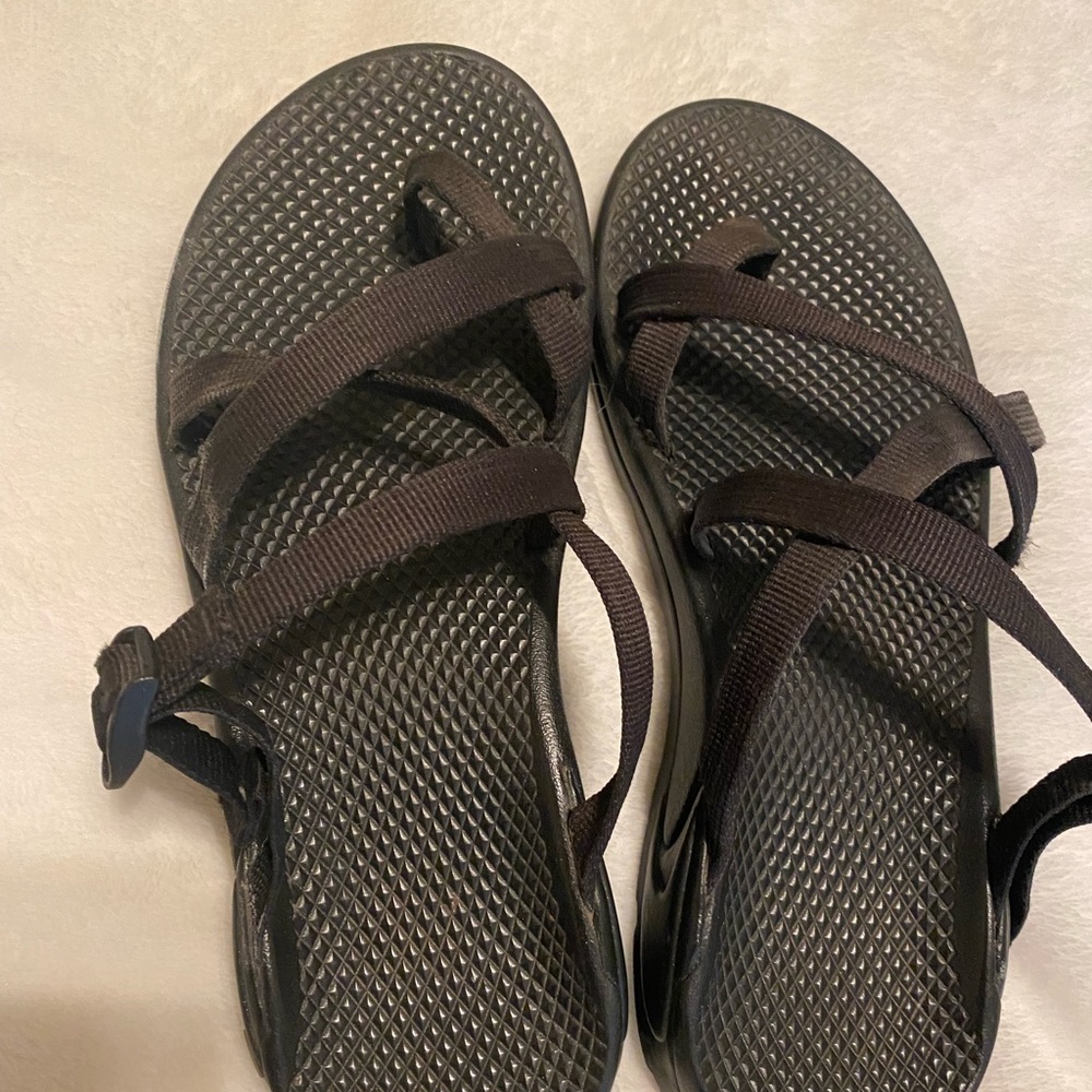 Chacos black slides